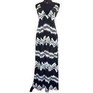 Catch My I Woman’s Medium Crochet Neckline Black and White Chevron Maxi Dress